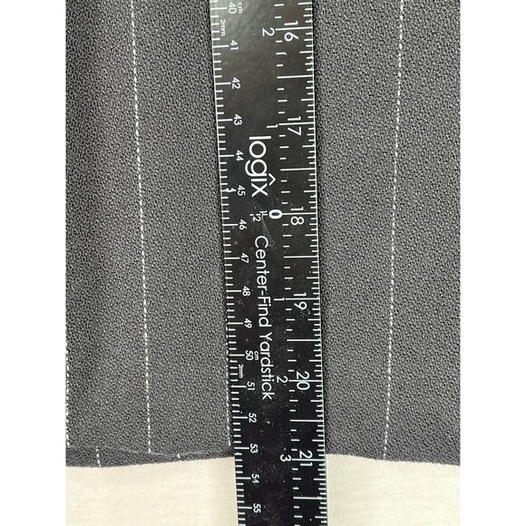 Blassport by Bill Blass wool pinstripe wrap mini skirt, size 12 - Picture 7 of 8